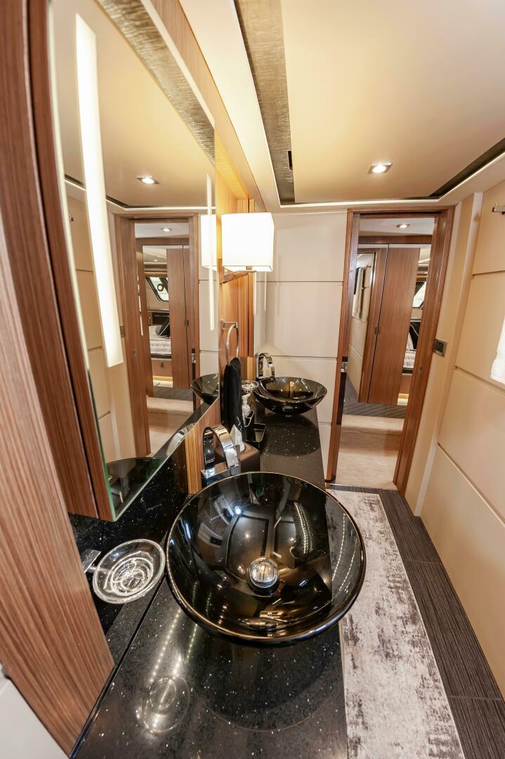 Slide: The Image of Sea Ray L650 Fly 2015 - 4313404