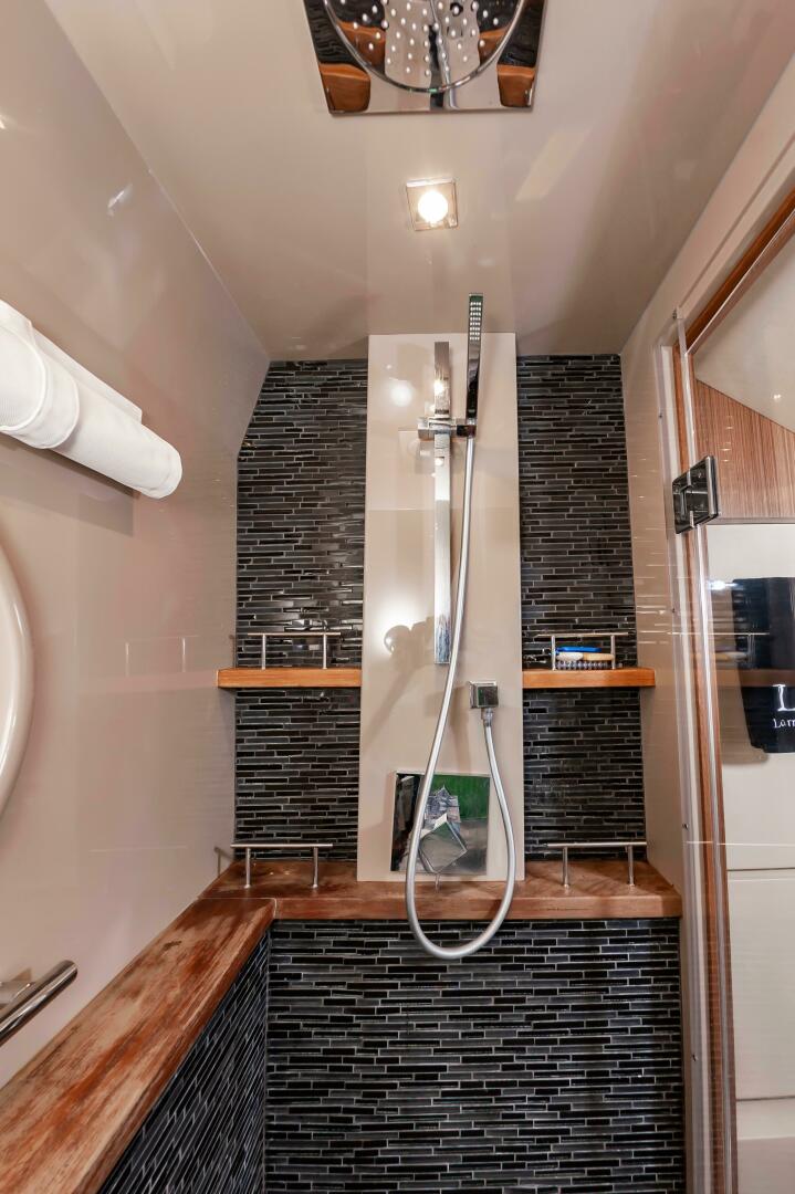 Slide: The Image of Sea Ray L650 Fly 2015 - 4313406